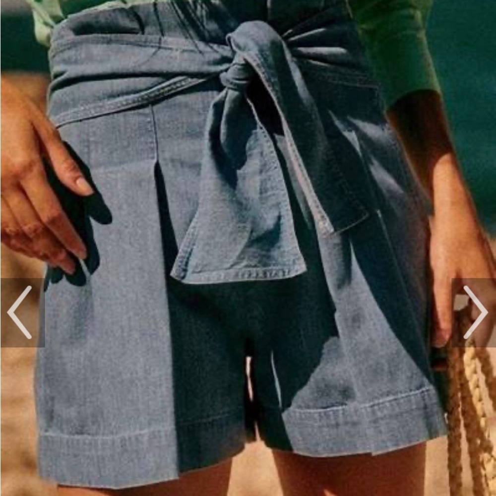 NWT Sezane Tyson Shorts Chambray Size FR 34/ US 2. Flatters waist. SO CUTE!